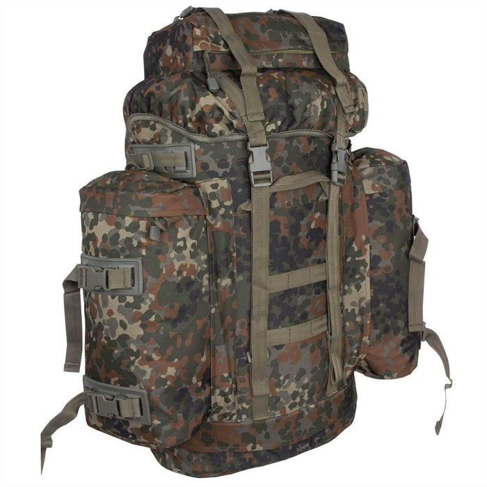 Duży plecak taktyczny A.Blochl BW w kamuflażu flecktarn z wieloma przegródkami i regulowanymi paskami do trekkingu na świeżym powietrzu.