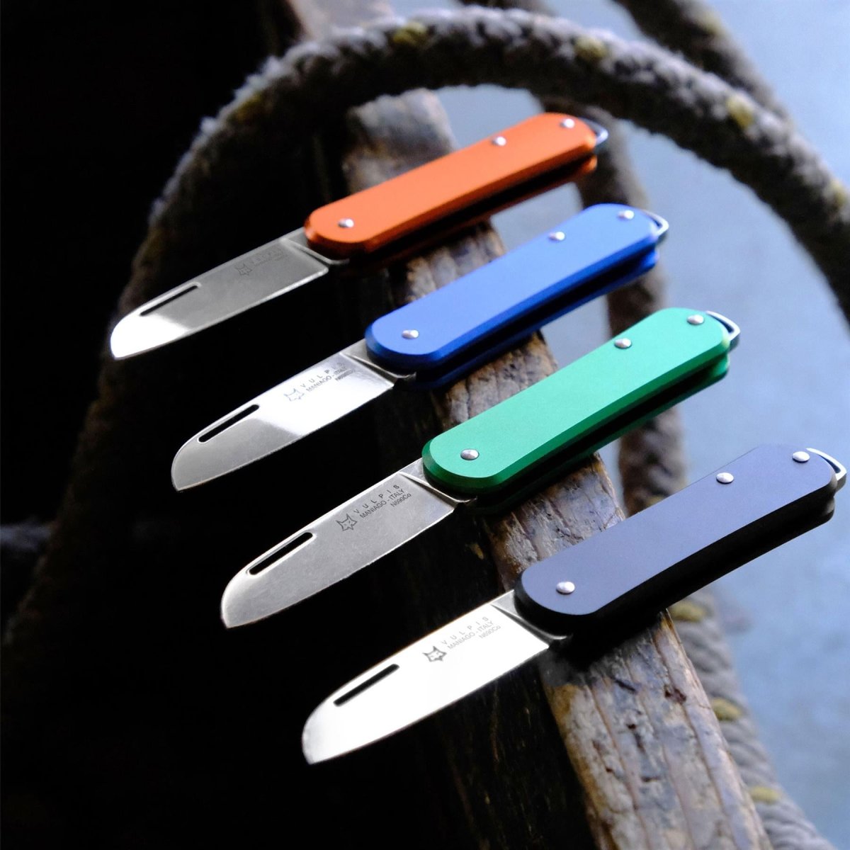 Fox Knives VULPIS Składany scyzoryk Drop Point Stal nierdzewna M390 Szary
