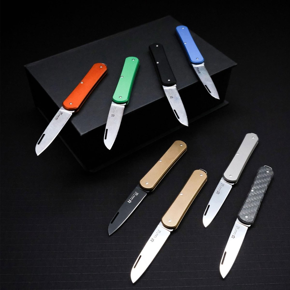 Fox Knives VULPIS Składany scyzoryk ze stali nierdzewnej M390 z tytanową rękojeścią