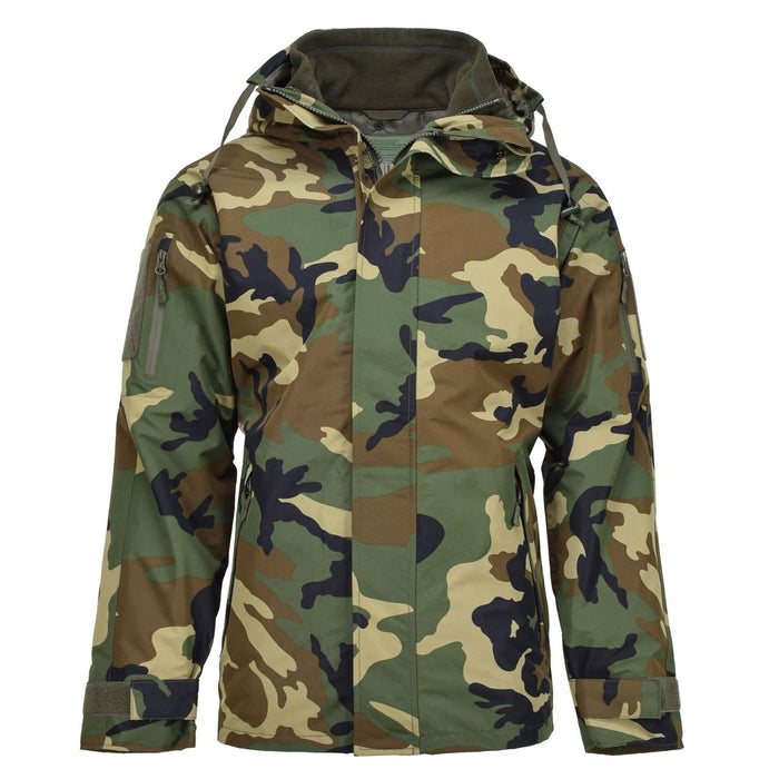Kurtka zimowa MIL-TEC GEN II z polarową podszewką w kamuflażu leśnym z odpinaną podszewką, kapturem i wodoodporną konstrukcją typu softshell