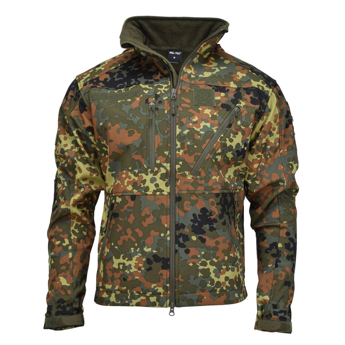 Kurtka softshell MIL-TEC w niemieckim kamuflażu Flecktarn z kieszeniami zapinanymi na zamek, wzmocnionymi łokciami i regulowanymi mankietami do użytku na zewnątrz.