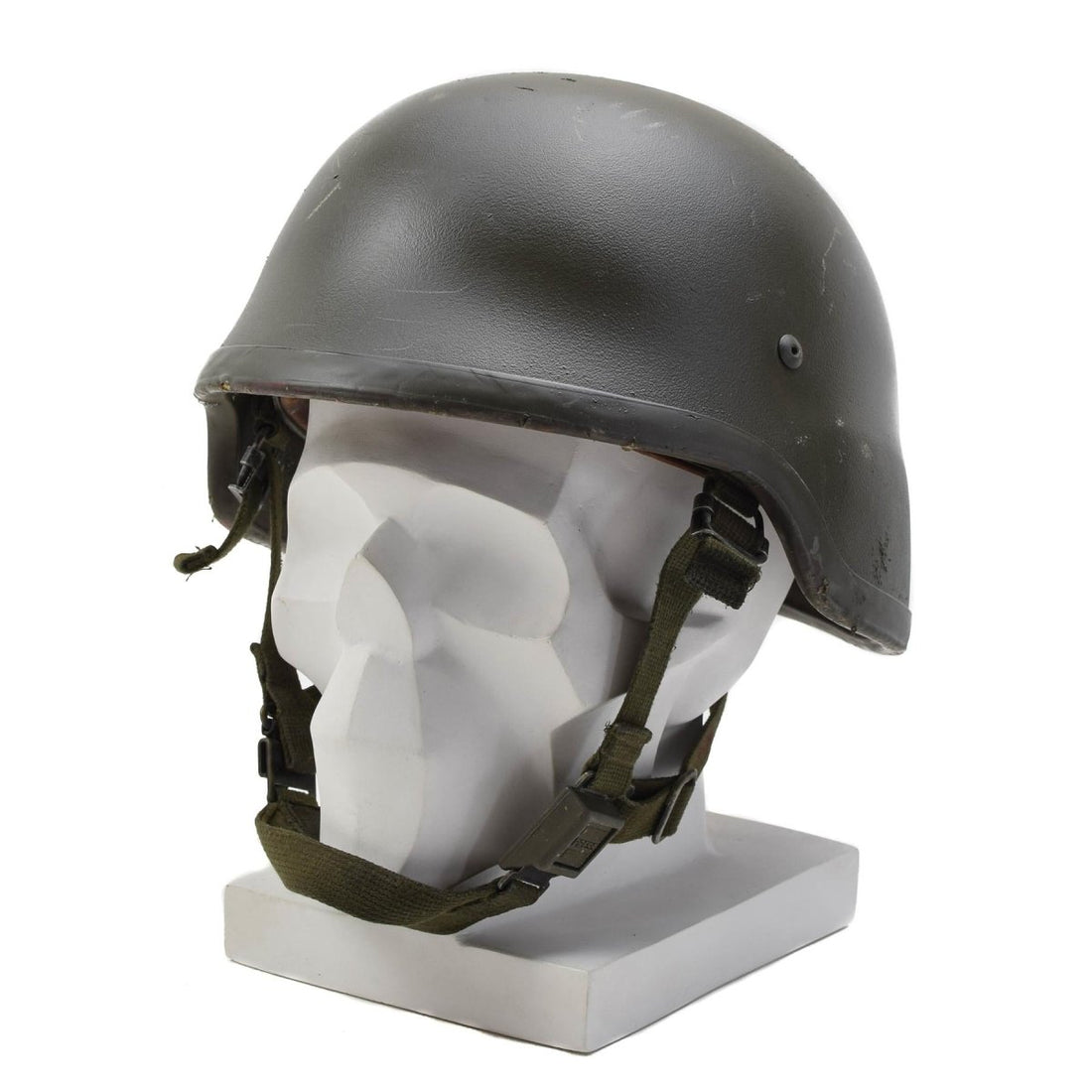 Oryginalny niemiecki wojskowy hełm bojowy M92 Kevlar Balistic Army Issue w kolorze oliwkowym